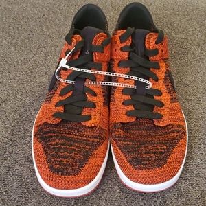 Nike Dunk Low Flyknit Bred Black Red